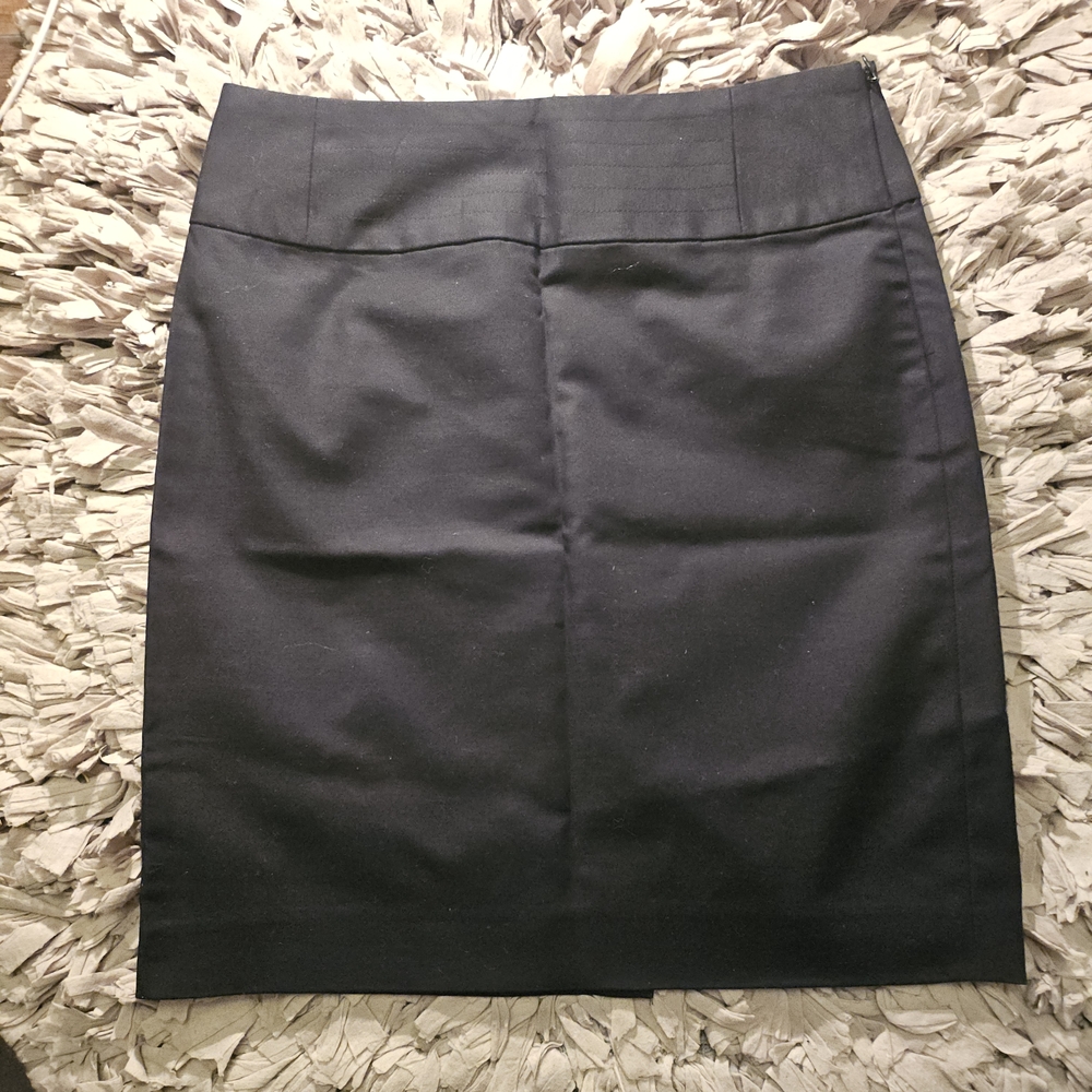 NWT Banana Republic Short Pencil Skirt- Black -Sz 4